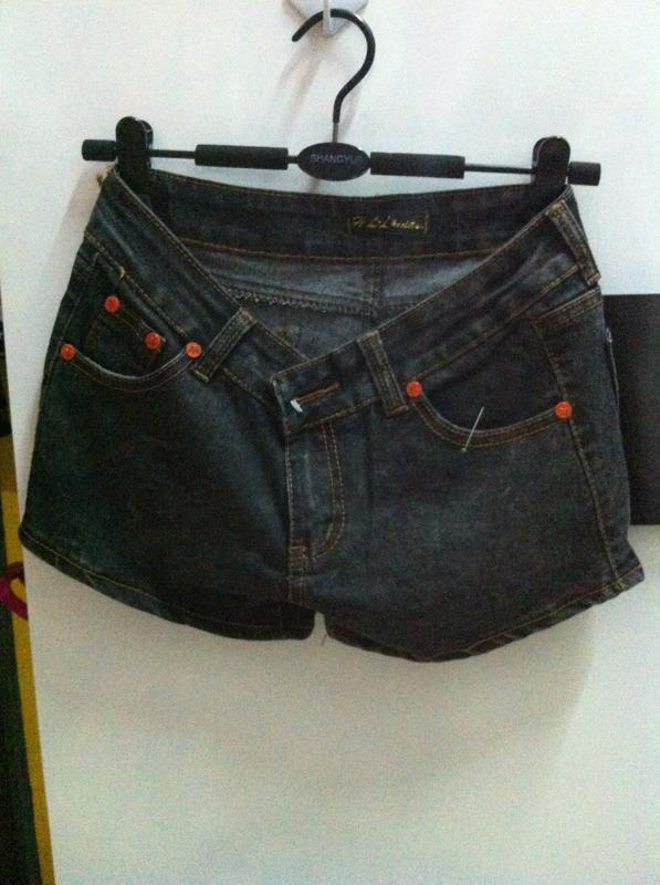 牛仔<em>短裤批发</em>零售:<em>10</em>条起批、20元一条。有意