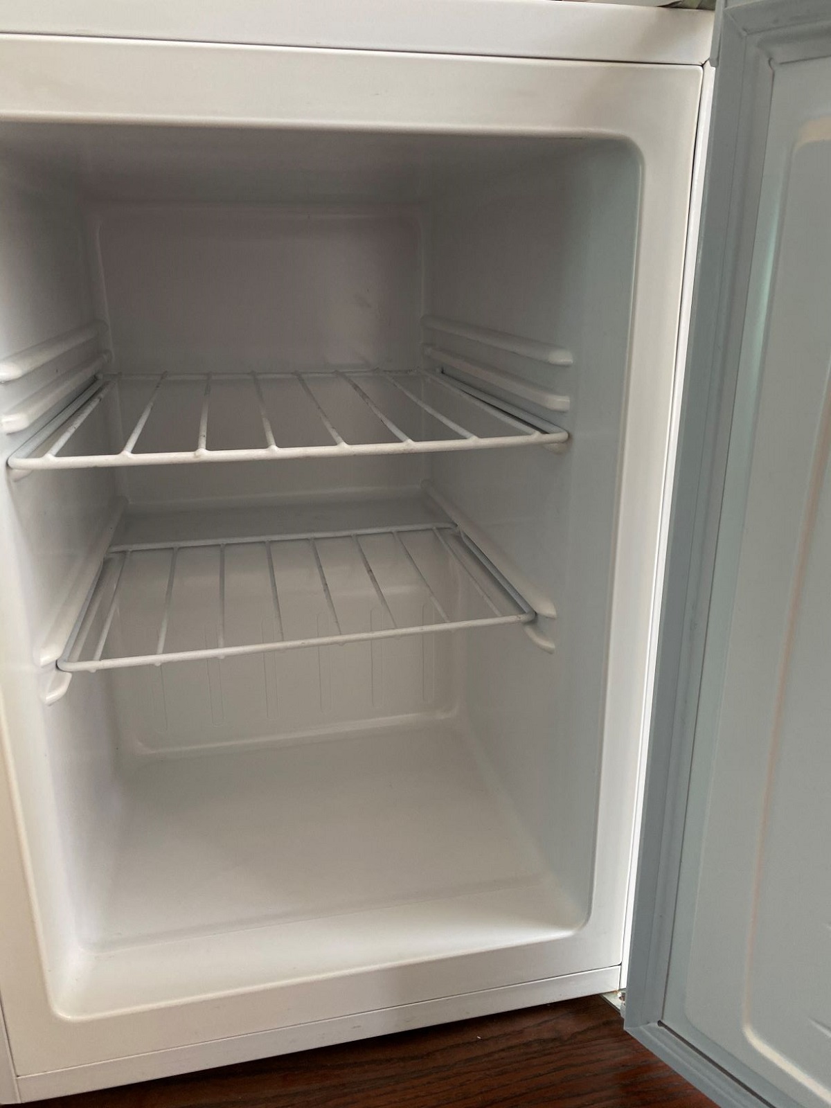 60l惠康小冰箱,几乎全新,特价出!